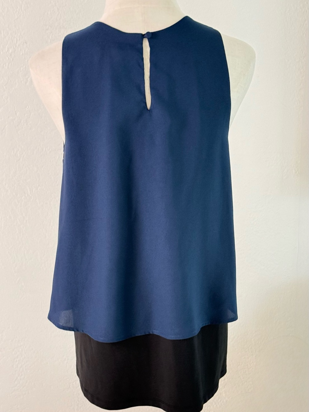 VTG Lucy & Laurel Navy and Black Layered Tank Top Sz:M Minimalist - Picture 5 of 12